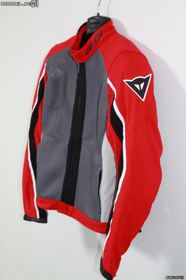[開箱] Arai RX-7 RR5, Dainese Air-2 & Wave G2, Dainese X-ILE