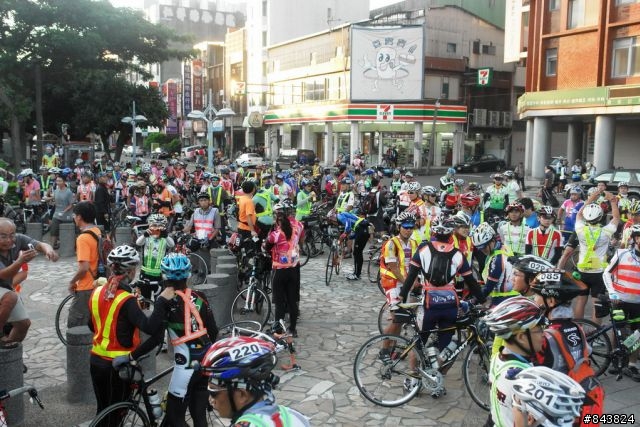 桃竹苗  .瘋200K 開小藍車.隨意拍  YA!!  S1