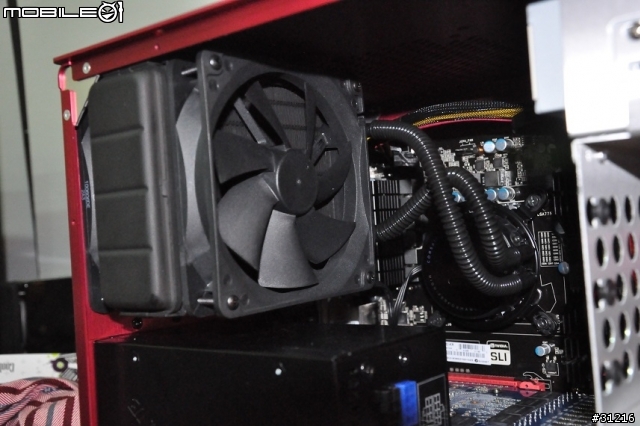 [開箱]紅色炫風!聯力V354R+EVGA P55