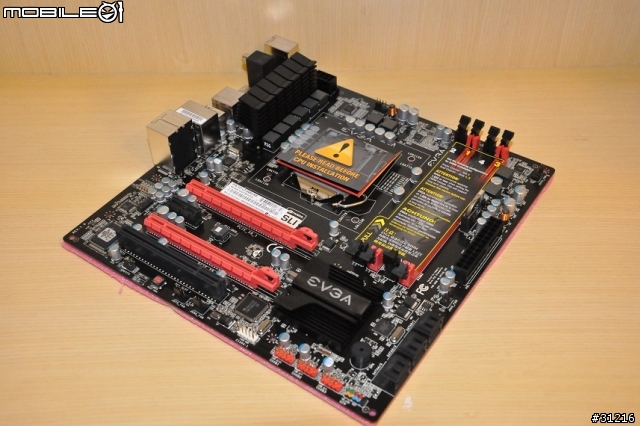 [開箱]紅色炫風!聯力V354R+EVGA P55