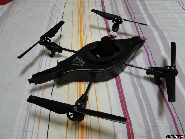 Parrot AR.Drone 開箱與飛行影片