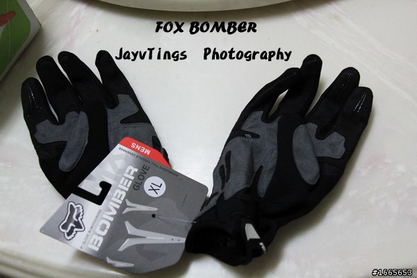 [開箱]FOX BOMBER-碳纖維防摔騎士手套