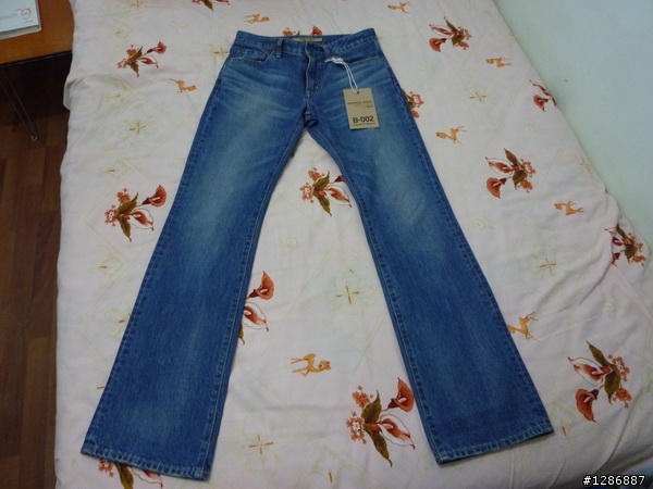 【來自對岸的簡單開箱】UNIQLO B002 靴型牛仔褲