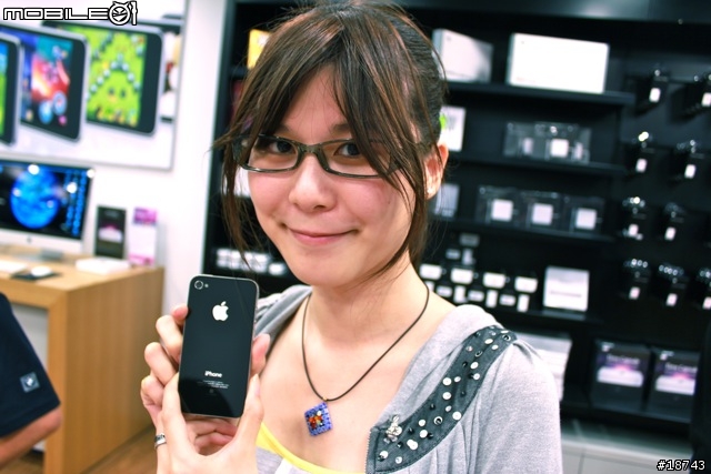 [分享] Apple iPhone4 預購領貨，入手！