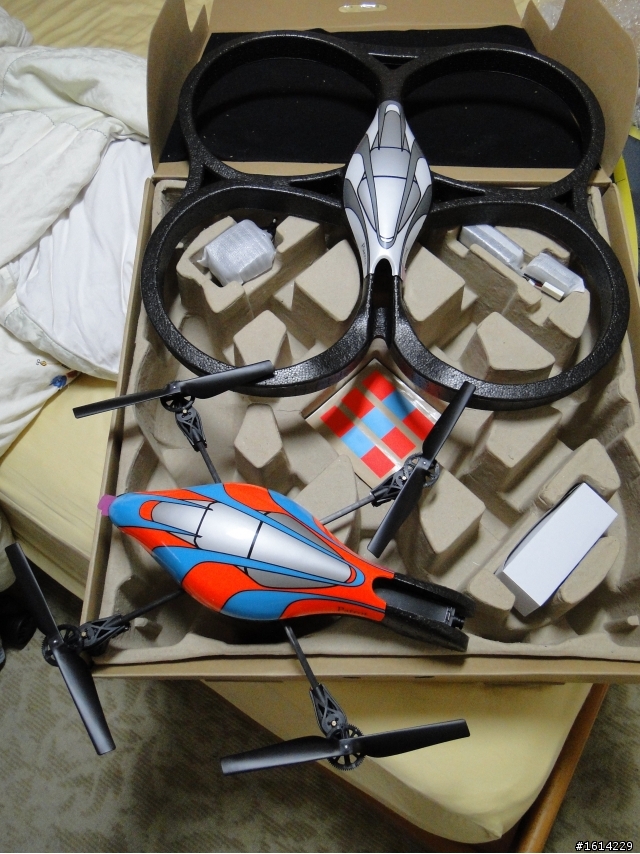 Parrot AR.Drone 開箱與飛行影片