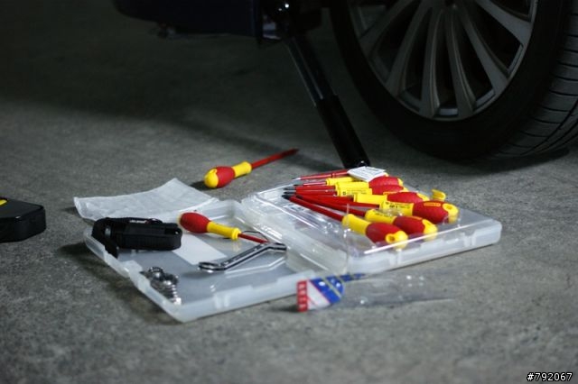 Legacy 2.5GT 全身髒兮兮之HID霧燈DIY