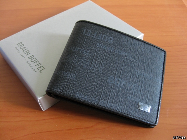 【開箱】BRAUN BUFFEL 小金牛飛行系列皮夾