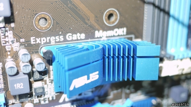 [ASUS 華碩] M4A88T-M開箱