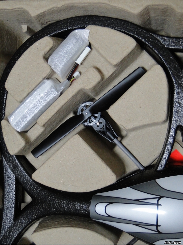 Parrot AR.Drone 開箱與飛行影片