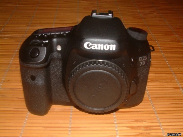 「開箱文」CANON 7D、NISSIN Di866及週邊相關物品