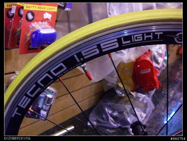 91年ariostea COLNAGO車隊版塗裝(這是公路車區入內請只討論腳踏車別討論我照相的品質)謝謝