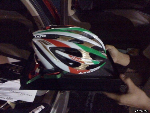 最便宜Lazer Helium Racer Pozzato Special Edition 公路車安全帽新貨開箱文