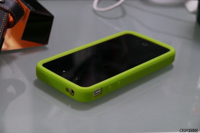 【開箱實裝分享】 iPhone 4 日系高質感直立式悠遊卡皮套 開箱實著圖