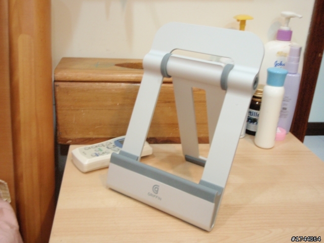 [開箱文] ipad 16g+ 原廠case + Griffin A-frame