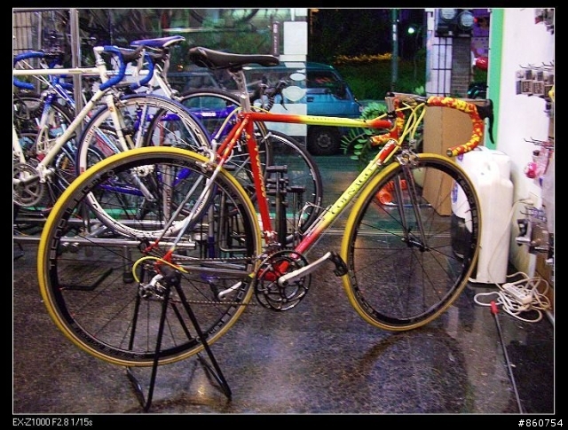 91年ariostea COLNAGO車隊版塗裝(這是公路車區入內請只討論腳踏車別討論我照相的品質)謝謝