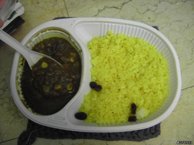 開箱~試食 全家便利商店打廣告打超兇的"燴炒飯"系列 印度濃厚乾碎肉咖哩燴炒飯