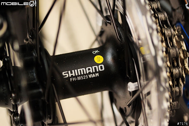 2011 GIANT Trance X2 開箱文 （圖多）2010/12/16 新增爆亮頭燈！2011/03/19 新增GARMIN EDGE 800!
