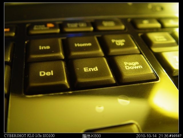 羅技無線炫光鍵盤K800-黑暗中躍動指尖的精靈