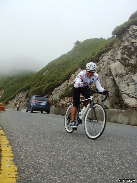 DC車隊...10/17硬要上武嶺之第一次果然很痛