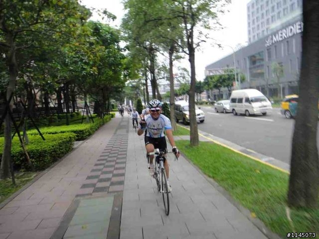 藍色車隊20111003出發環島…[看得見的希望]之瘋1000K全記錄番外篇！