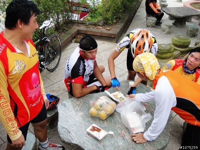 (照片)20101009半天岩暨番路柿子節