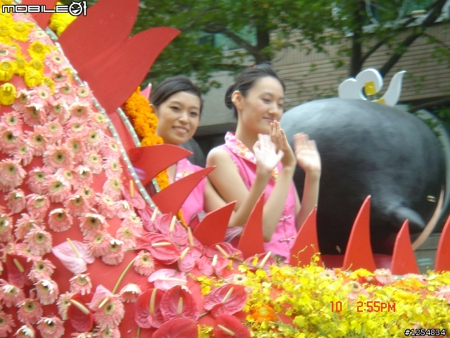 國慶花車遊行沒有正妹之有圖有真相