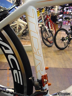 [開箱分享文] 2011 Giant TCR Adv SL Rabobank ISP，有興趣的人請參考