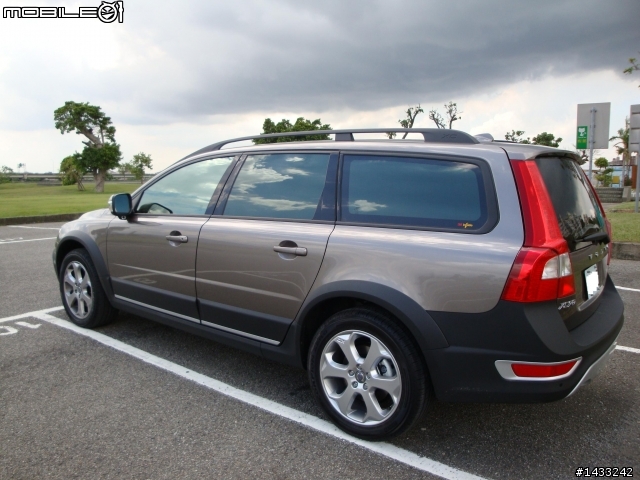 2011 XC70 海岩灰