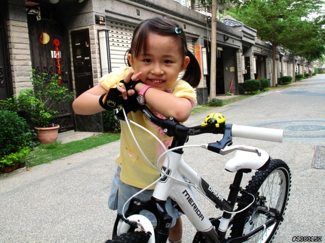 [開箱文]我家公主的第一輛MTB--MERIDA DAKER 2.0 / LADY