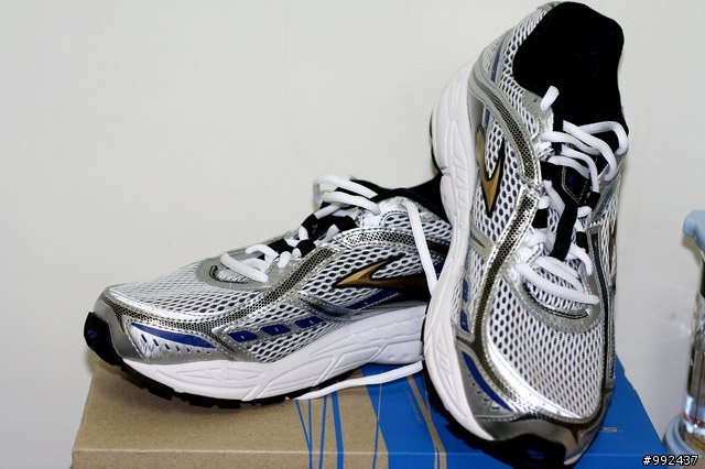 Brooks Dyad 6 開箱文～感謝Vody兄