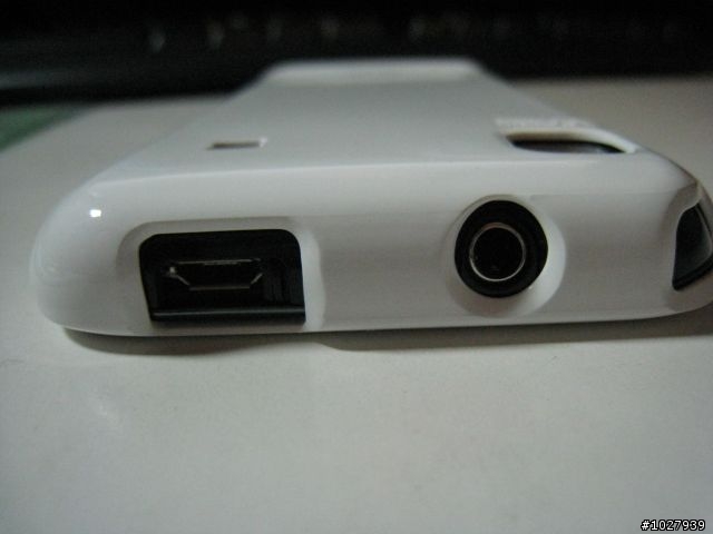 【分享】報告!!這裡有小白!!  I9000 ～ 手機保護殼 !