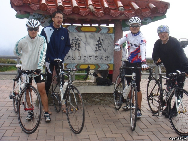 DC車隊...10/17硬要上武嶺之第一次果然很痛