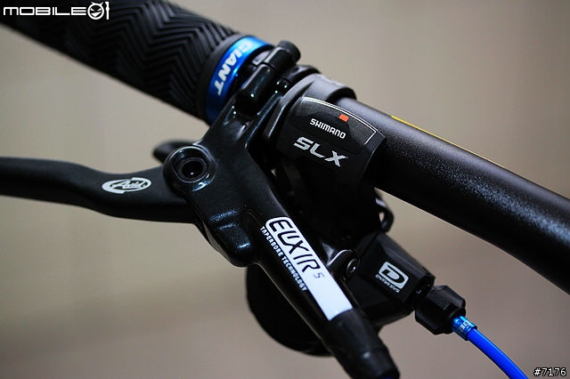 2011 GIANT Trance X2 開箱文 （圖多）2010/12/16 新增爆亮頭燈！2011/03/19 新增GARMIN EDGE 800!