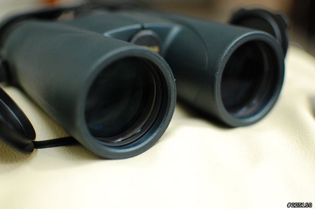 第一次花錢買的望遠鏡NIKON MONARCH 12X42 DCF