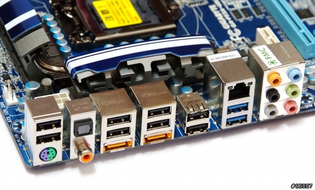 Intel Core i5-760平價四核心CPU效能分析與空冷超頻教學