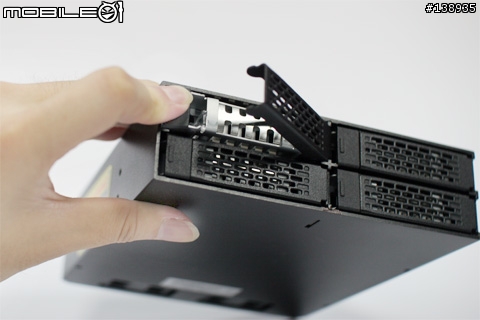 [開箱!] 拯救你的孤兒硬碟 - ICY DOCK MB994SP-4S 硬碟抽取盒 !