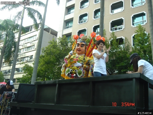 國慶花車遊行沒有正妹之有圖有真相
