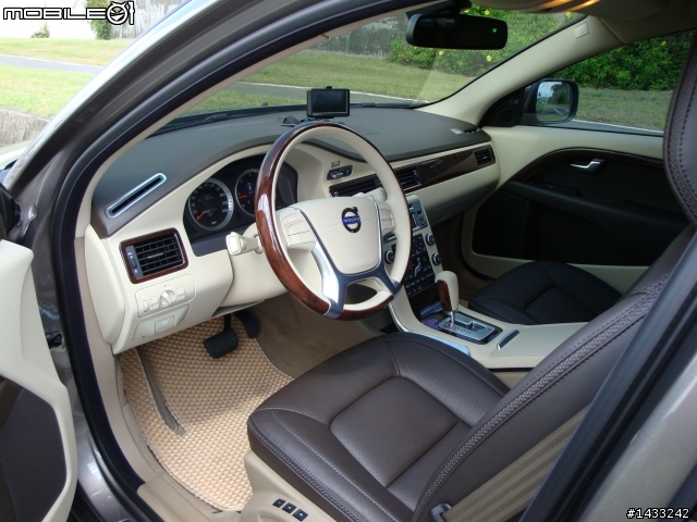 2011 XC70 海岩灰
