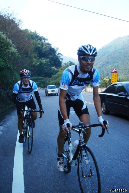 DC車隊...10/17硬要上武嶺之第一次果然很痛