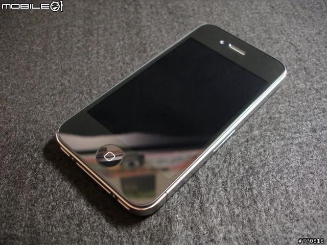[開箱] iPhone 4 半開箱文與使用心得，同場加映iPad WI-FI 64G、iPad Case開箱！