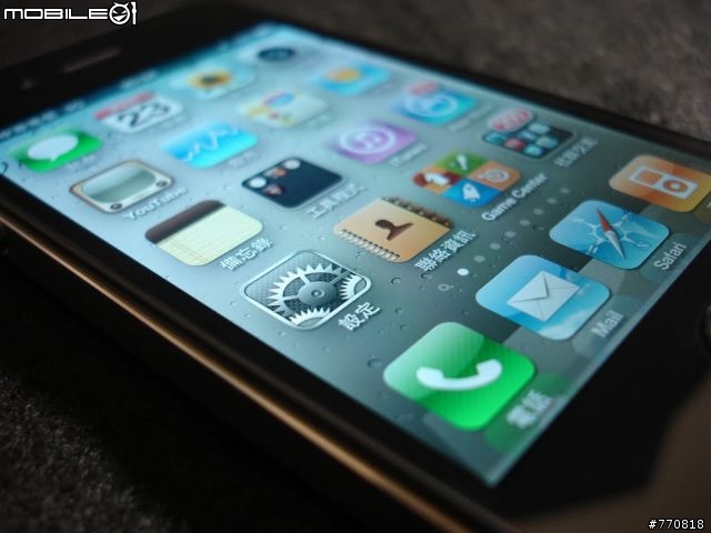 [開箱] iPhone 4 半開箱文與使用心得，同場加映iPad WI-FI 64G、iPad Case開箱！