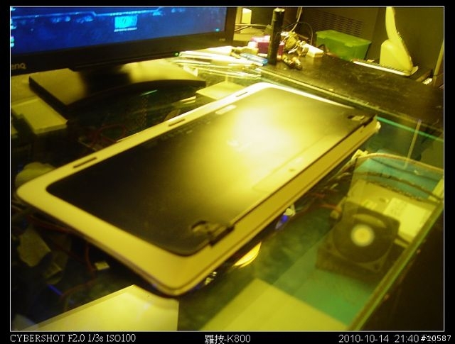 羅技無線炫光鍵盤K800-黑暗中躍動指尖的精靈