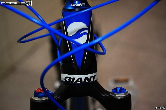 2011 GIANT Trance X2 開箱文 （圖多）2010/12/16 新增爆亮頭燈！2011/03/19 新增GARMIN EDGE 800!