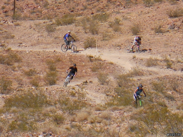 [分享] DH @ Dear valley, Utah、Bootleg canyon, Vegas & Canfieldbrothers