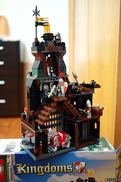 【西西分享】LEGO樂高-Kingdoms系列 監獄塔營救行動