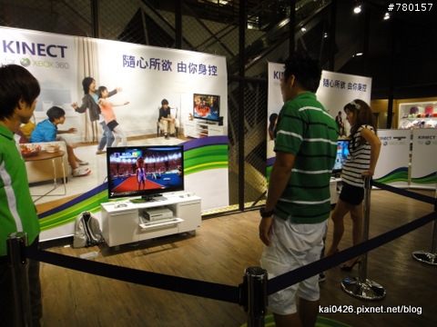 10/08 中午新光南西3館KINECT體驗巧遇愛力克司一家