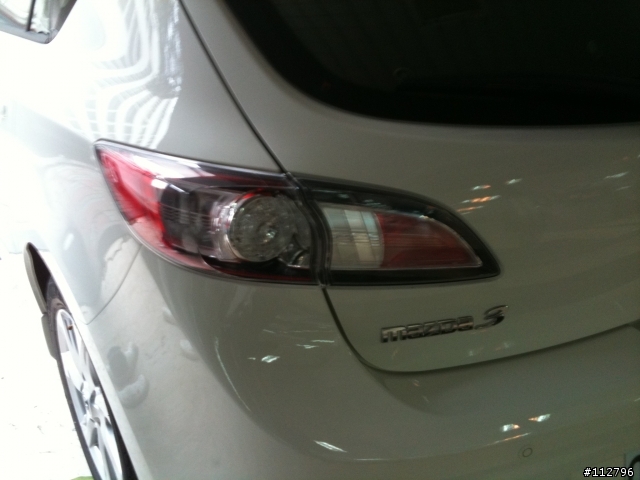 幫忙PO簡易MAZDA 3 2.0 5D開箱文