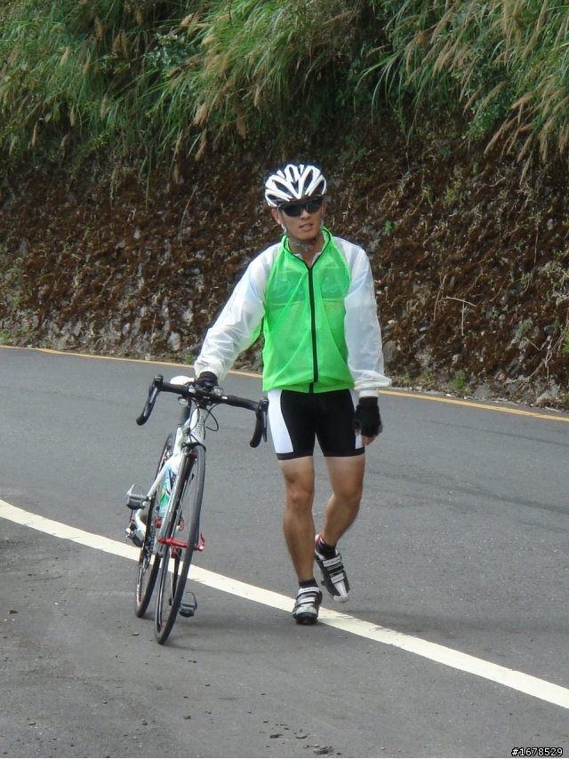 DC車隊...10/17硬要上武嶺之第一次果然很痛