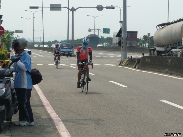 2010 西濱極限挑戰 400K - 風情海岸前加油站 約11:1X am
