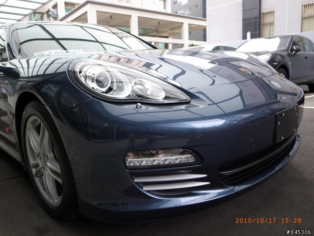 幫朋友簡易開箱 PANAMERA 4S